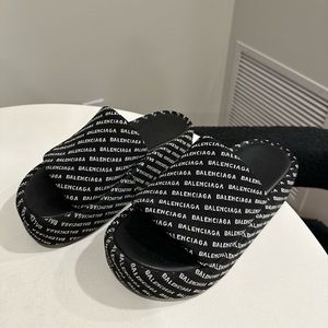 Balenciaga Rise Slides